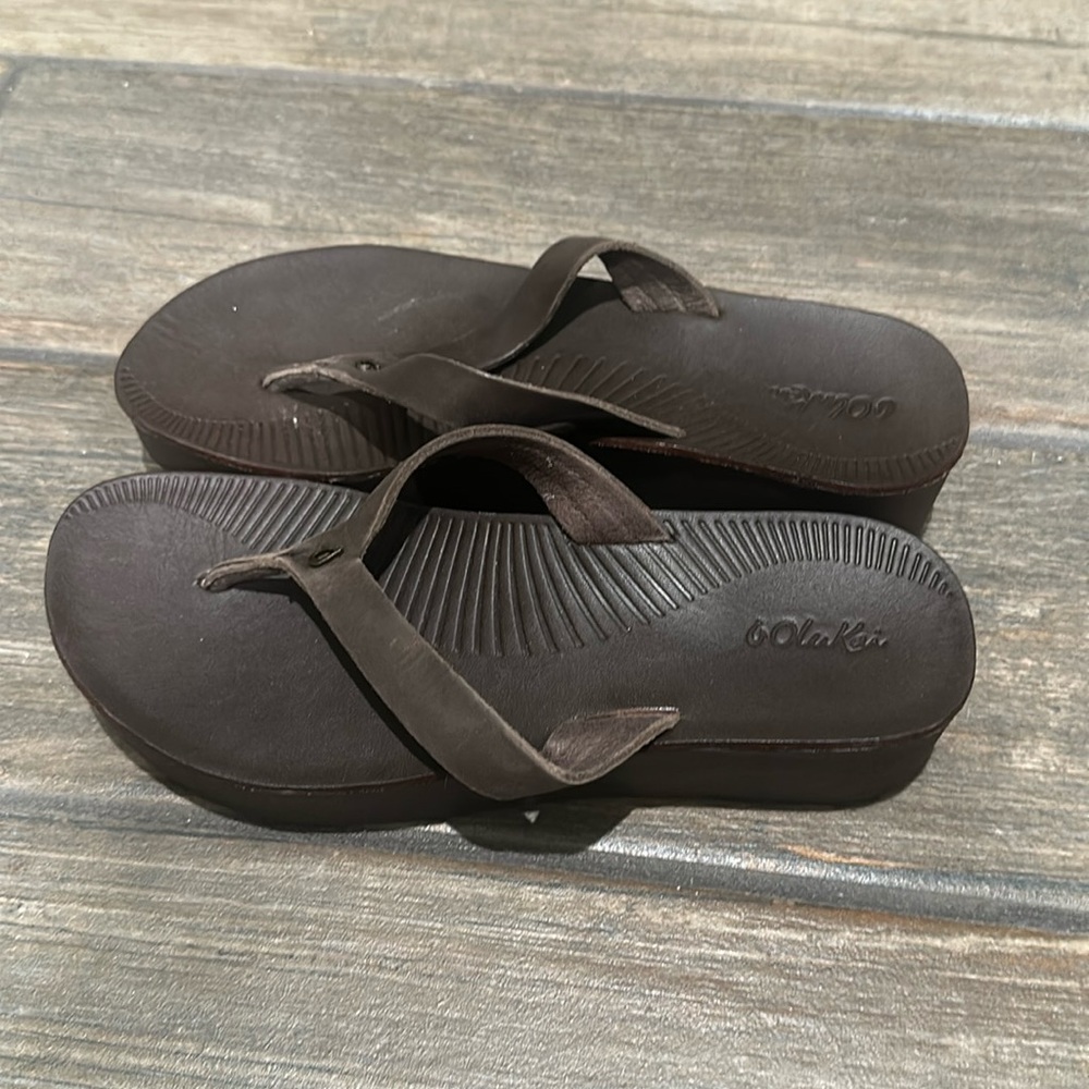 Women’s OluKai Flip Flops NWOT - 7